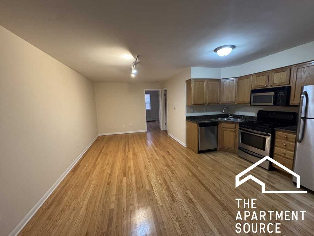 4056 N California Ave #2C - Photo 3 of 9