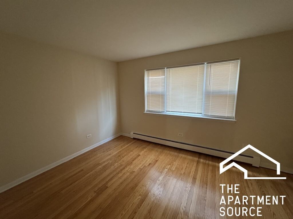 4056 N California Ave #2C - Photo 6 of 9