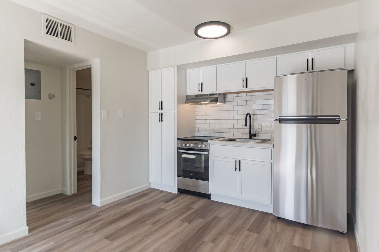 West Edge Thunderbird - Photo 2 of 15