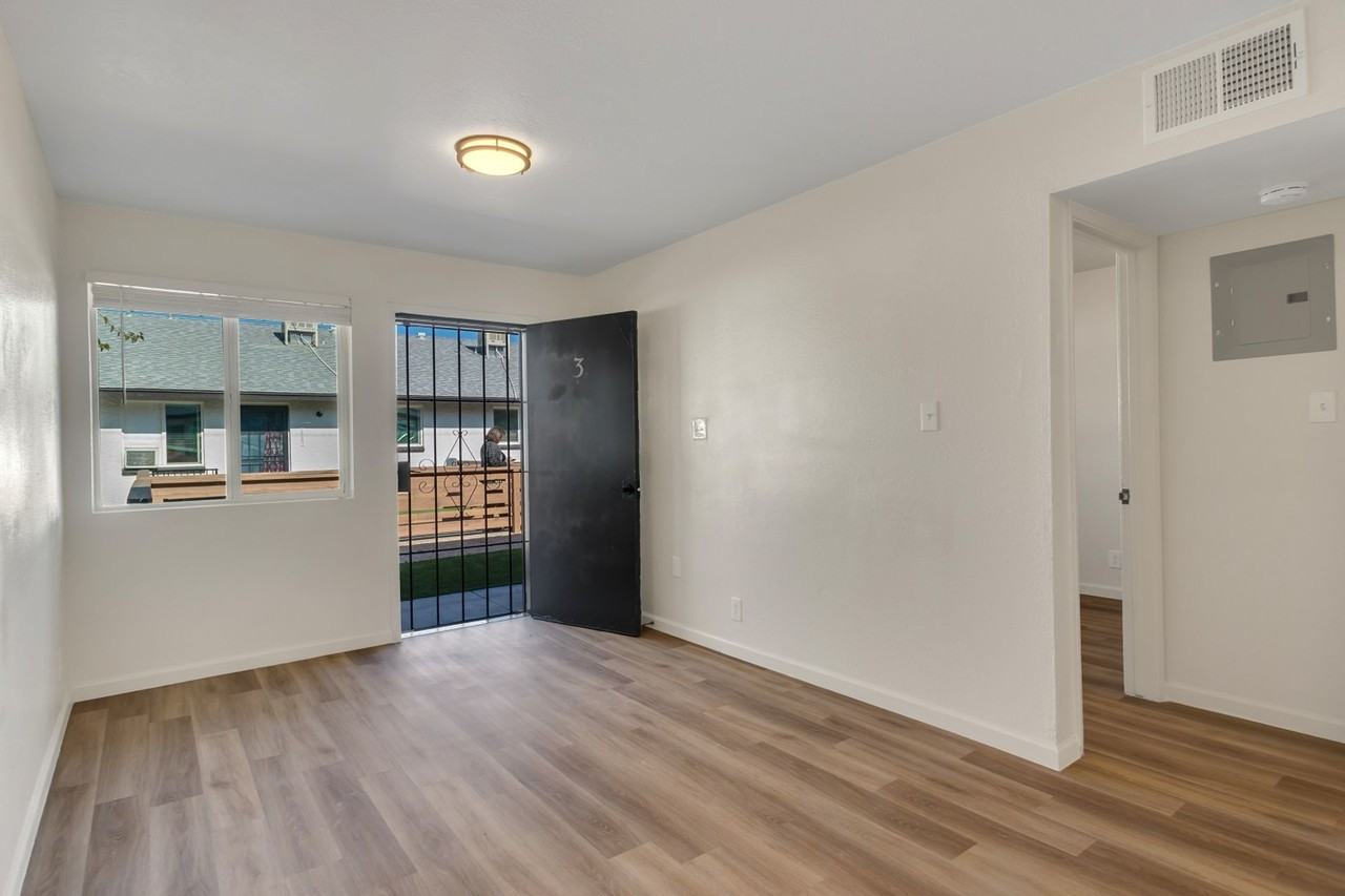 West Edge Thunderbird - Photo 4 of 15