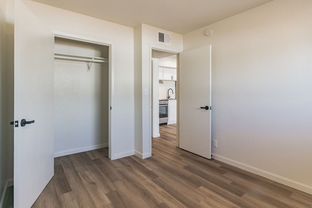 West Edge Thunderbird - Photo 6 of 15