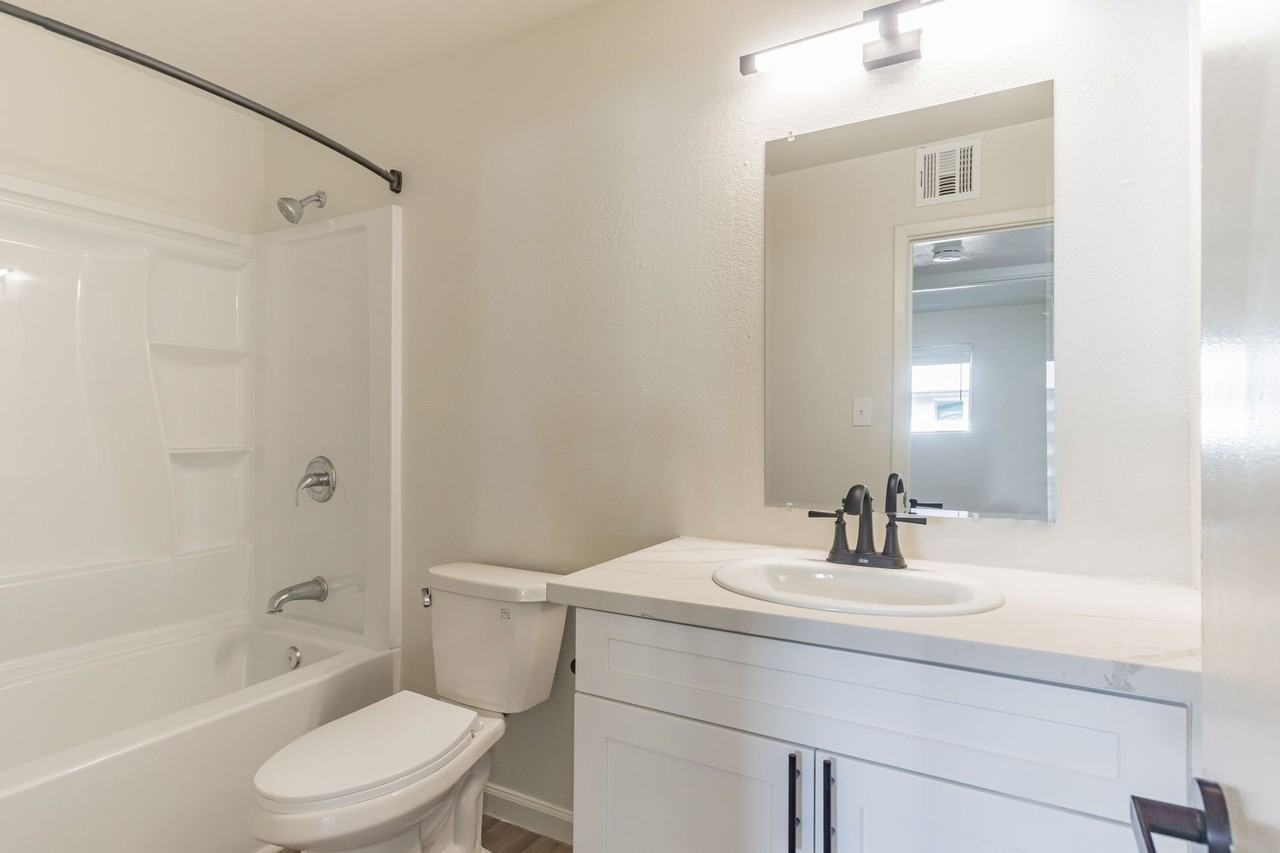 West Edge Thunderbird - Photo 7 of 15