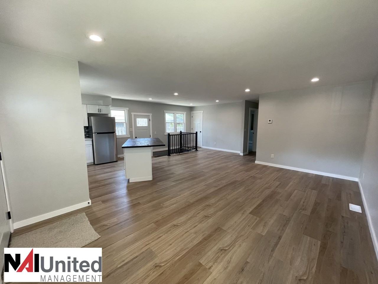 2811 S Lemon St - Photo 3 of 11