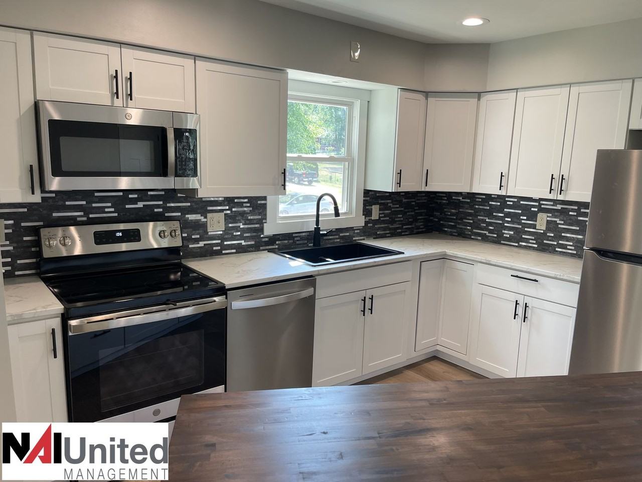 2811 S Lemon St - Photo 5 of 11