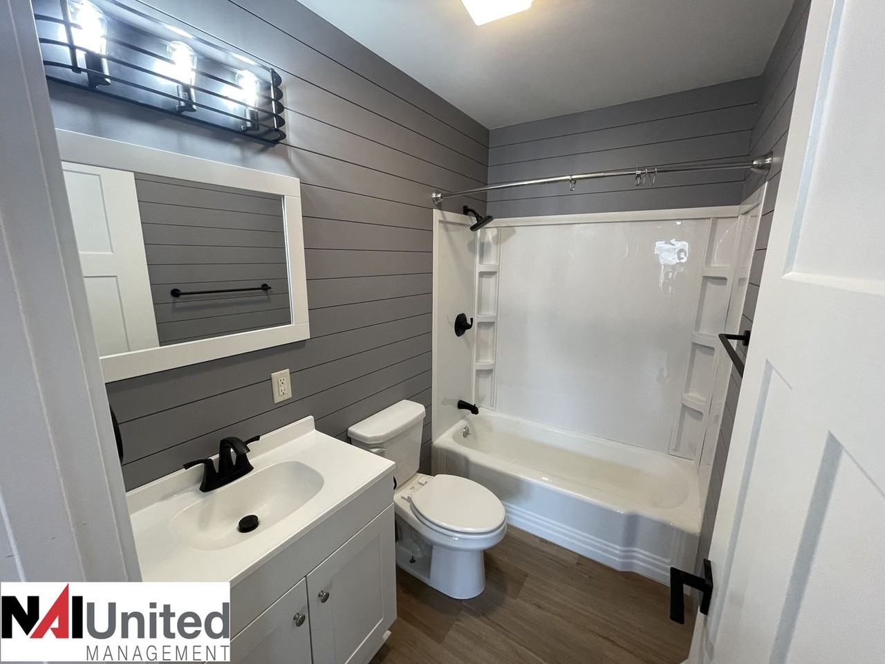 2811 S Lemon St - Photo 7 of 11