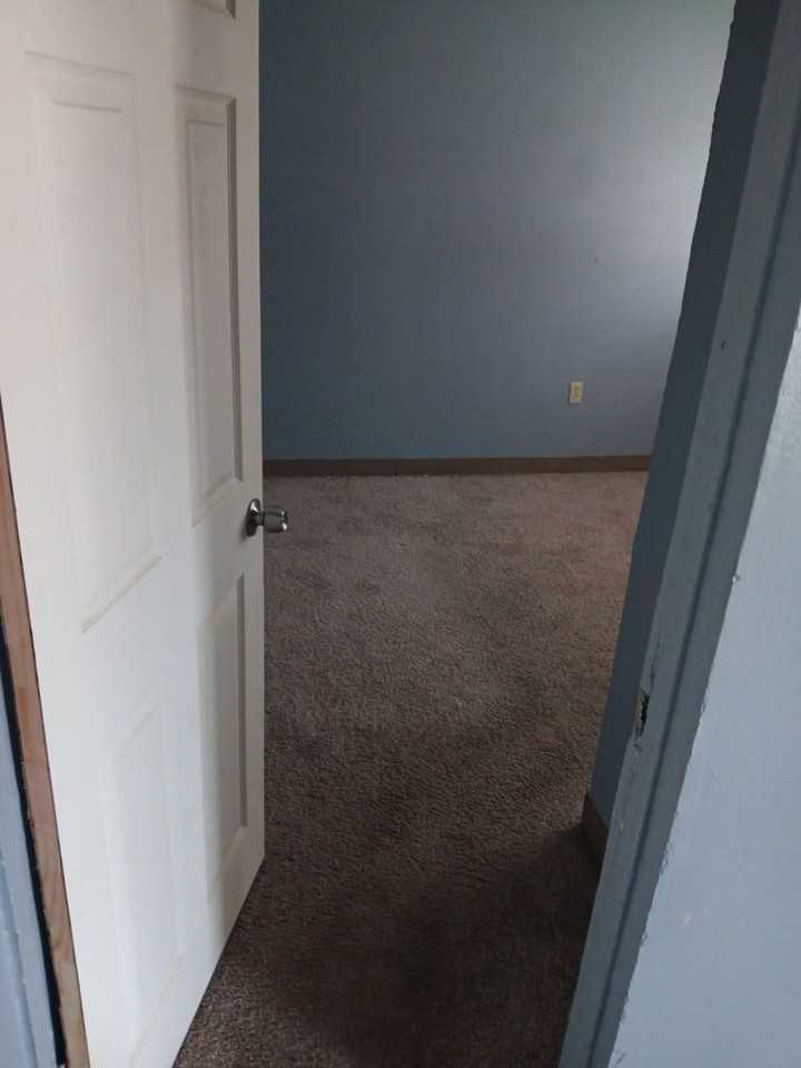 Charming Apartment for Rent – Thurston St, Akron, OH 44320 - Photo 6 of 19