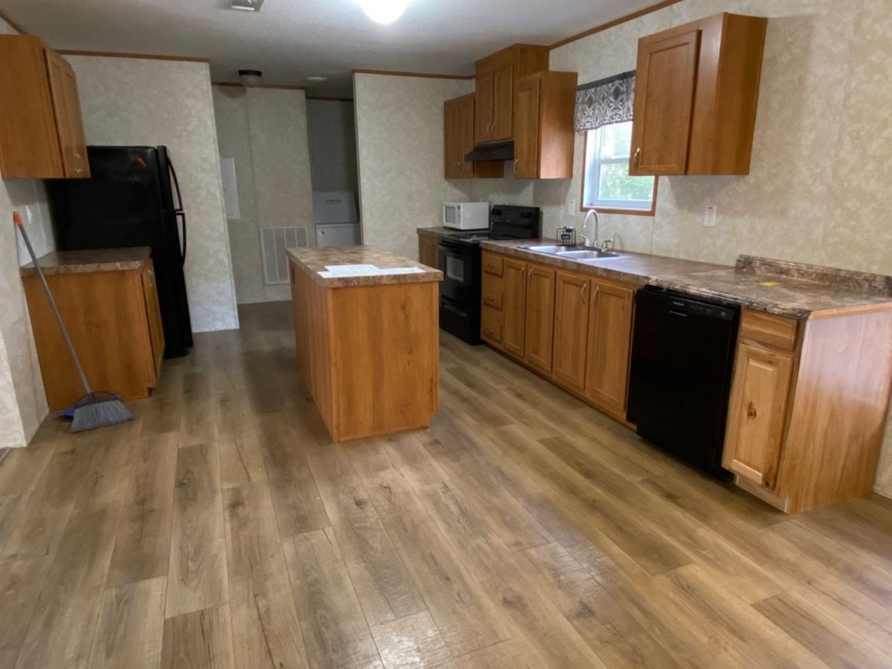 13711 98th St - Photo 3 of 16