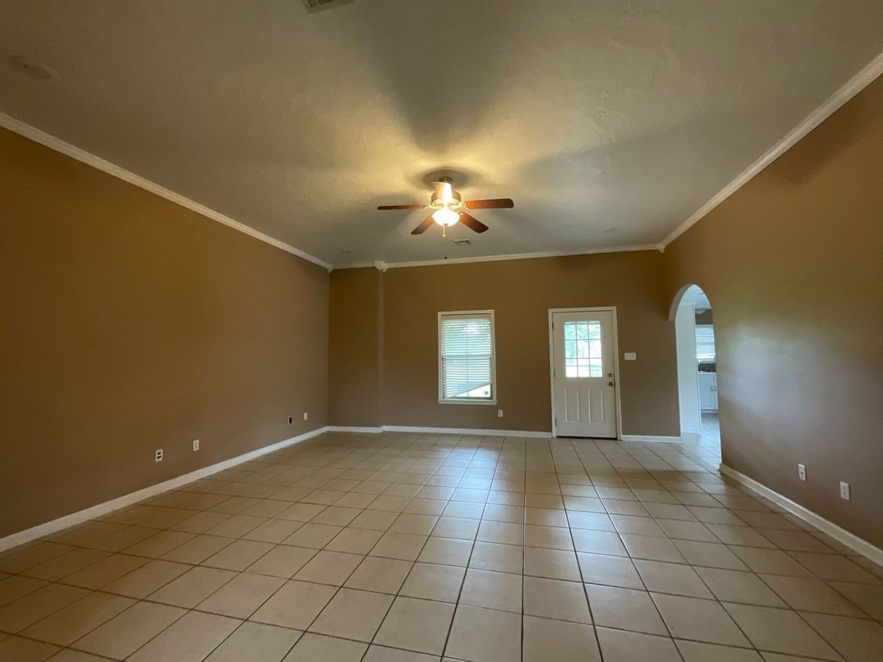 110 Delia Dr - Photo 3 of 23