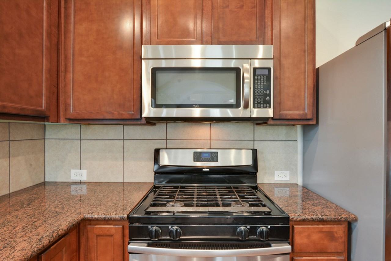 291 Cold Spg - Photo 7 of 25