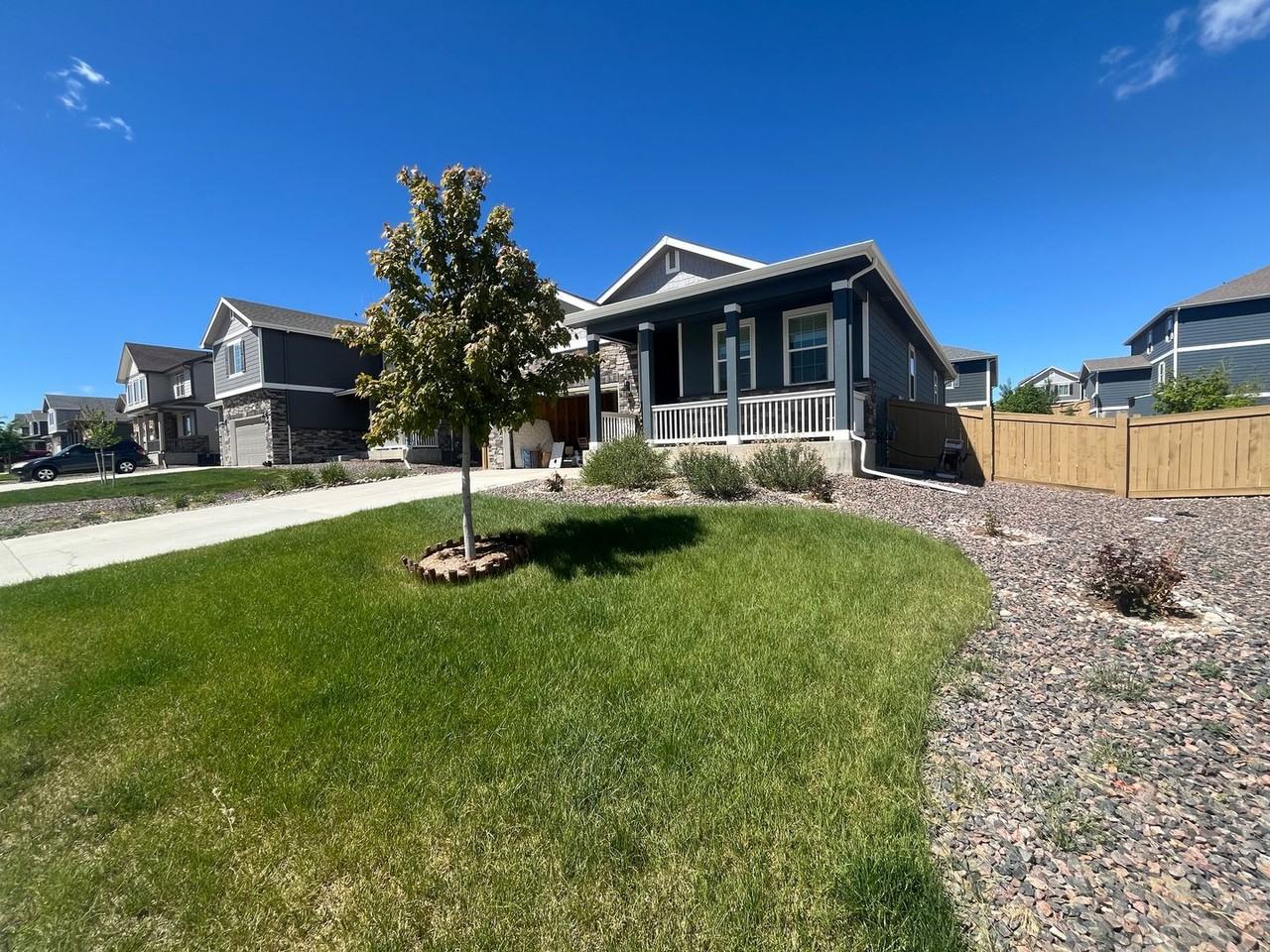 6865 Gateway Crossing St - Photo 2 of 20