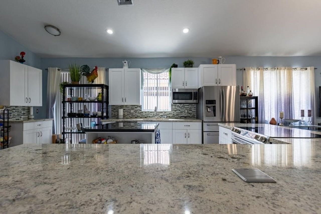 11067 Springbrook Cir - Photo 2 of 21