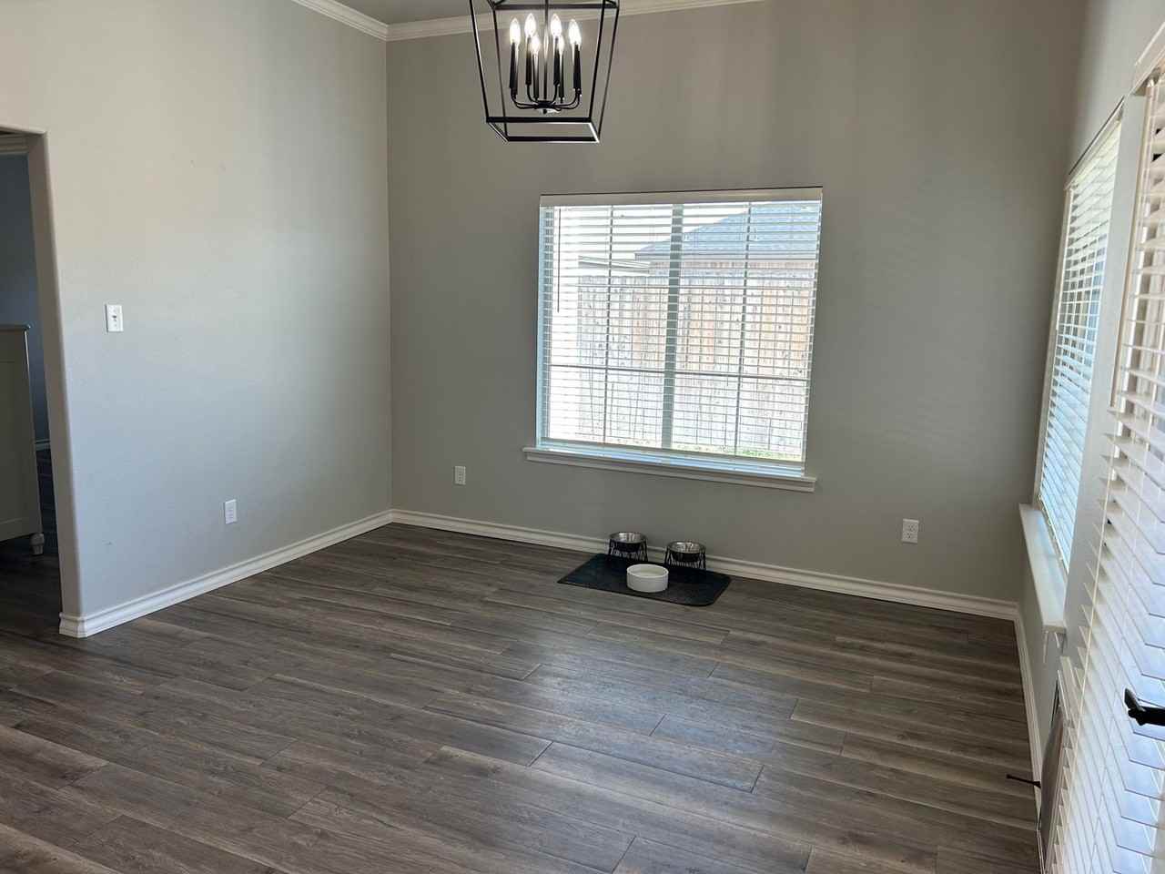 1104 N Granby Ave - Photo 5 of 22