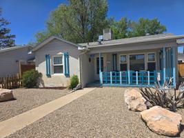 featured image of 404 E Hopi St