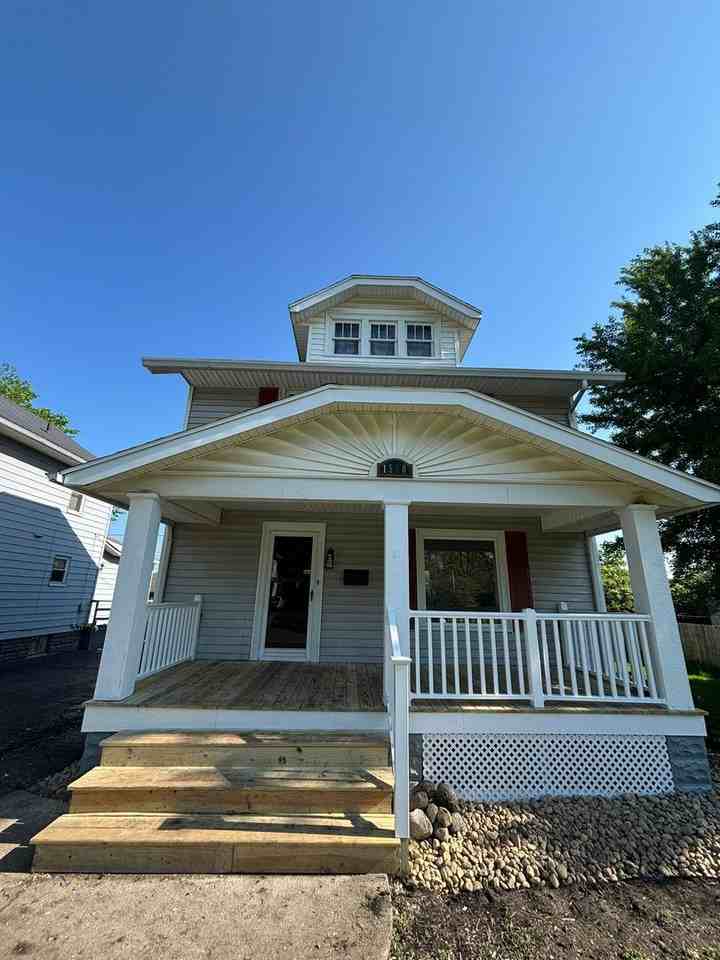 1530 W Wayne St - Photo 3 of 13