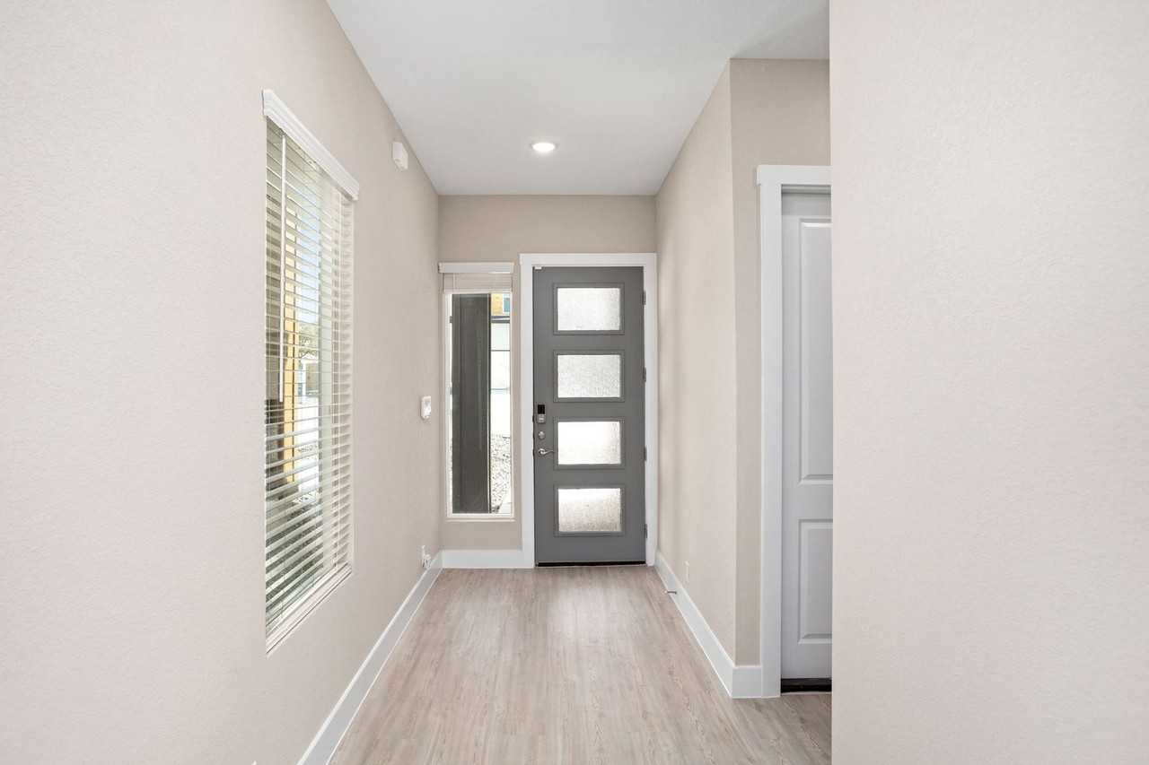 11831 Zarkava Way - Photo 4 of 32