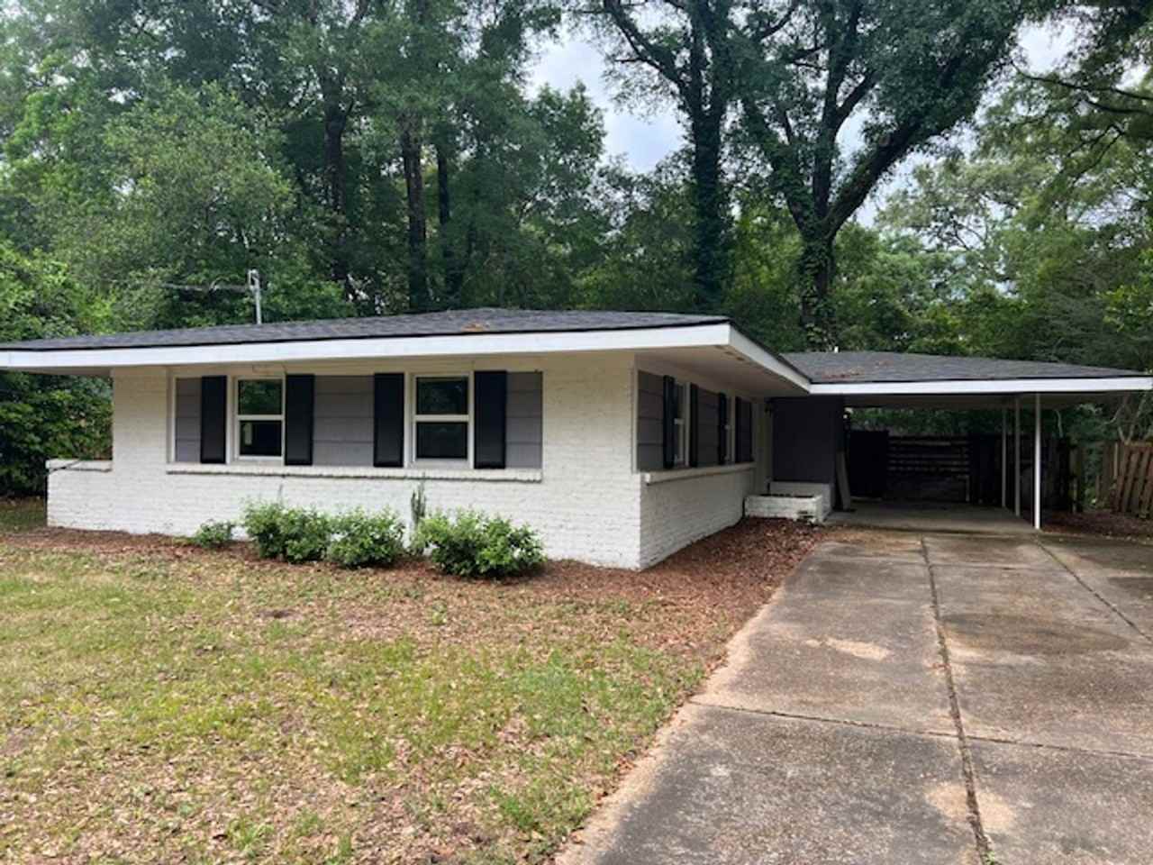 5425 Norden Dr S - Photo 2 of 36