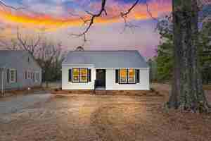 featured image of 1304 S 14th St