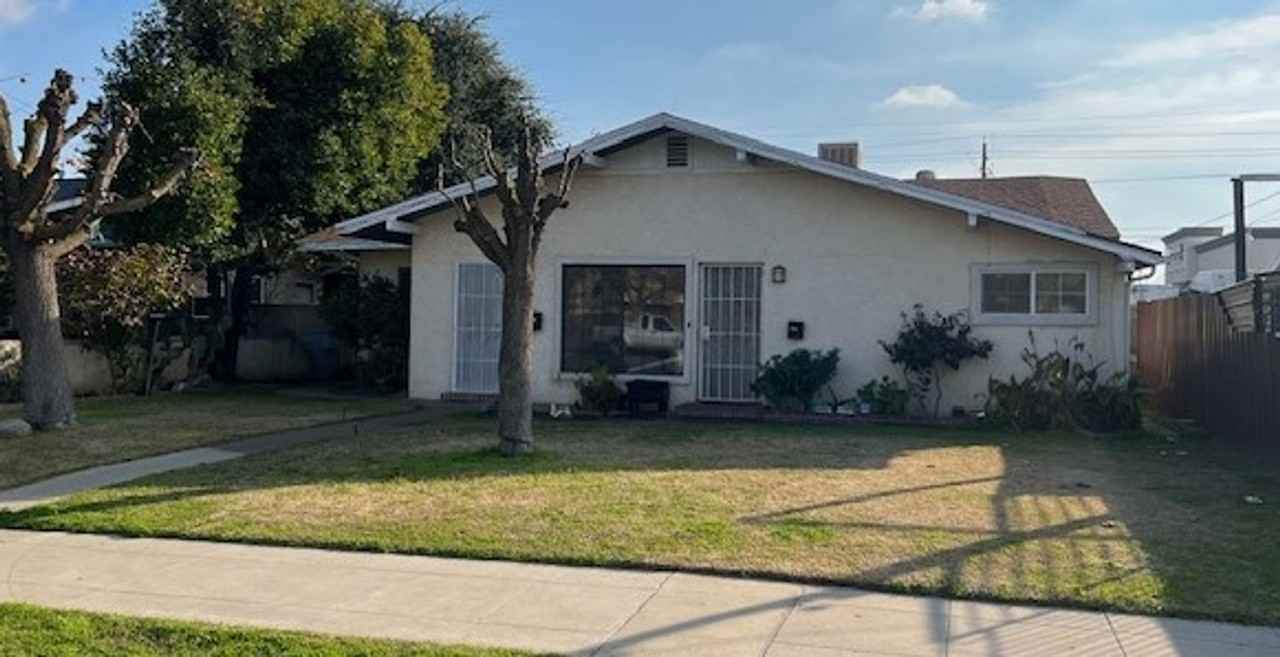 344 W Franklin Way - Photo 2 of 26