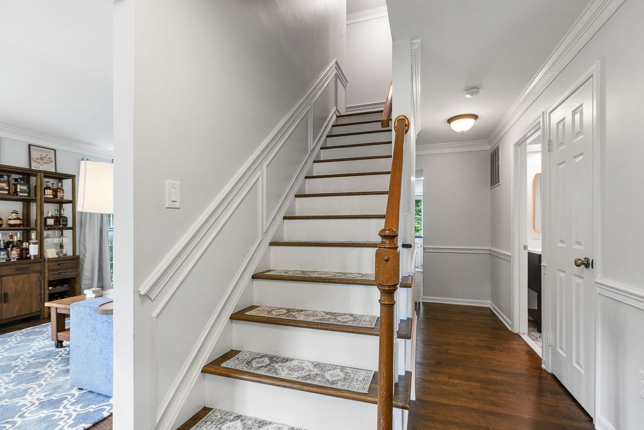 12156 Darnley Rd - Photo 3 of 34