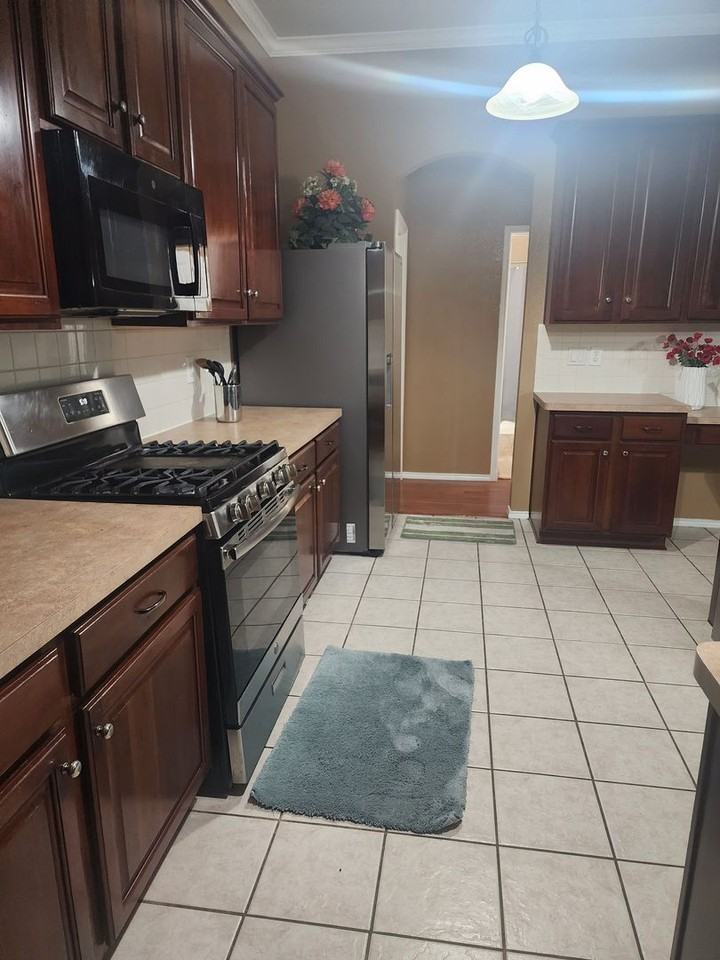 2468 Ranchview Dr - Photo 4 of 20