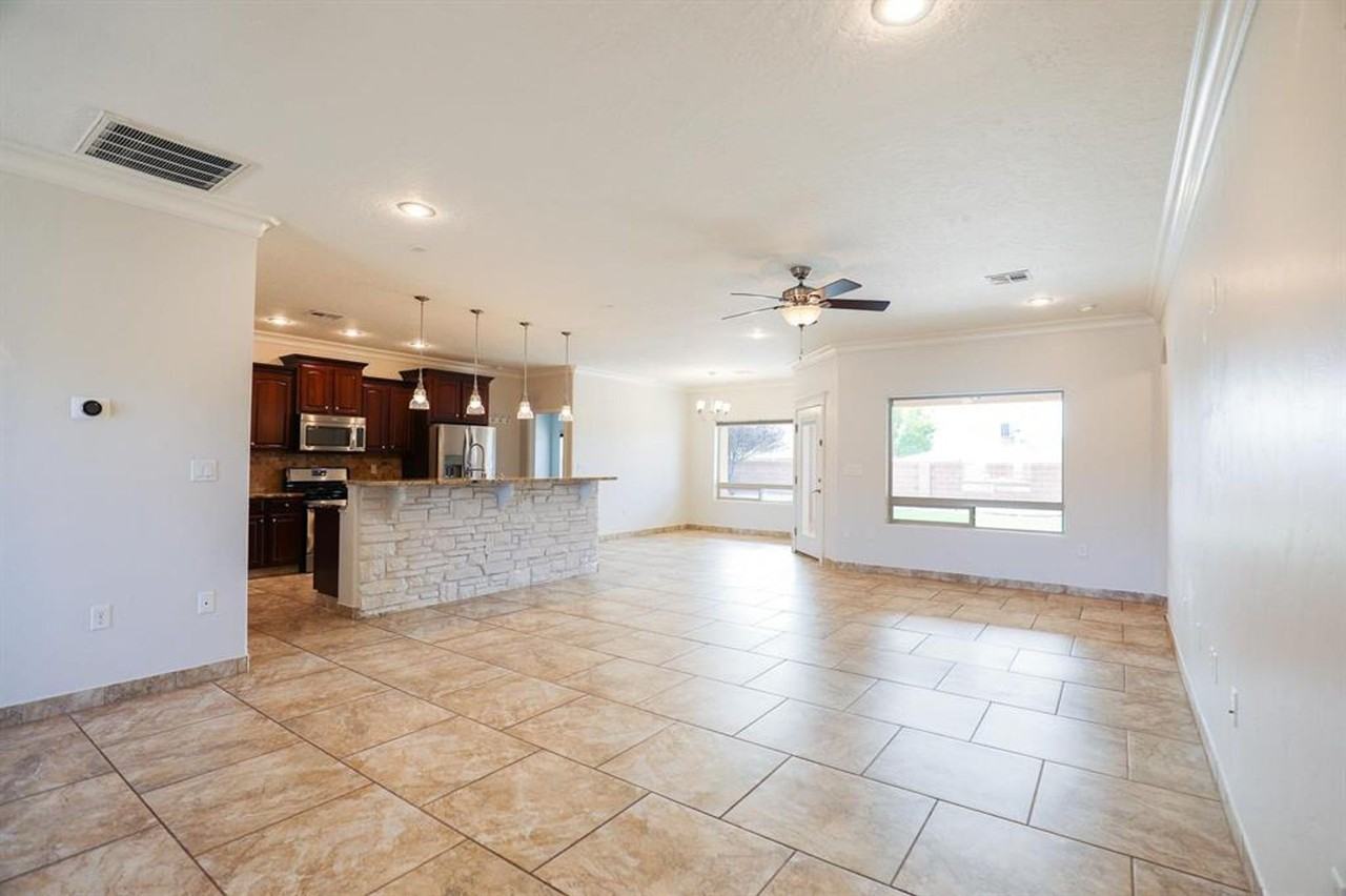 568 San Simon Dr - Photo 3 of 6