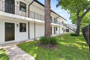 featured image of 4421 Burgundy St