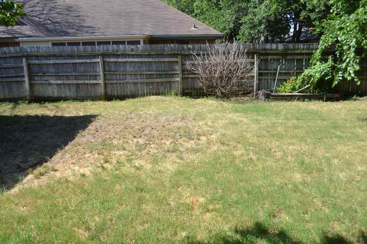301 Joshua St - Photo 5 of 7