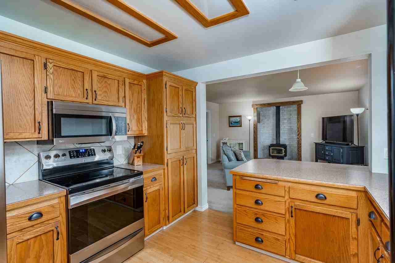 1410 Sw Islander Ln - Photo 4 of 34