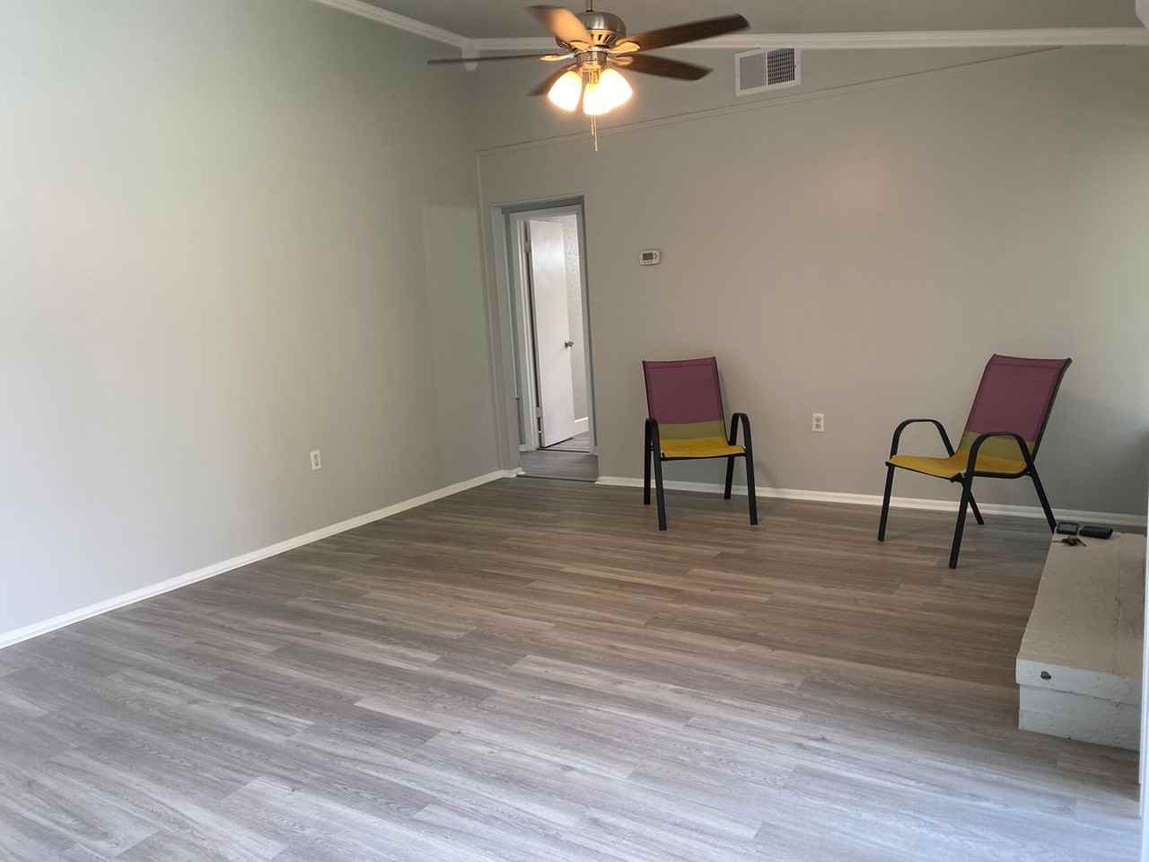 12421 Trailing Oaks St - Photo 6 of 18