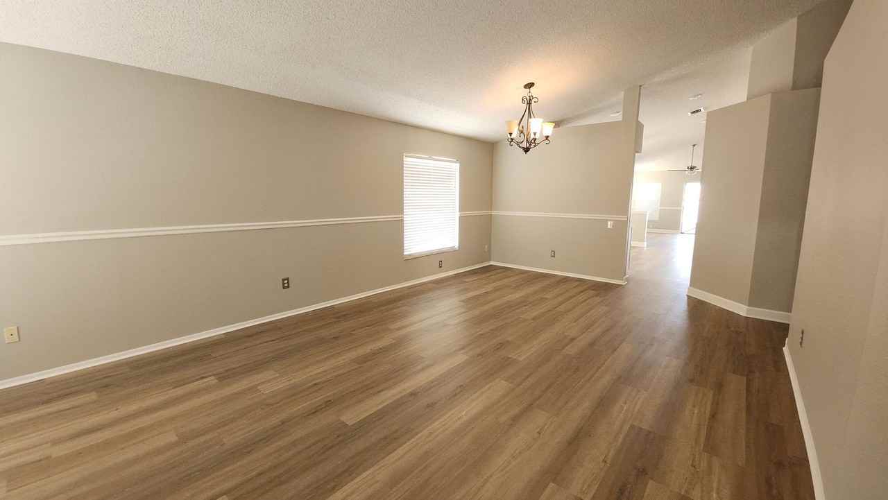 12507 Midpointe Dr - Photo 2 of 23