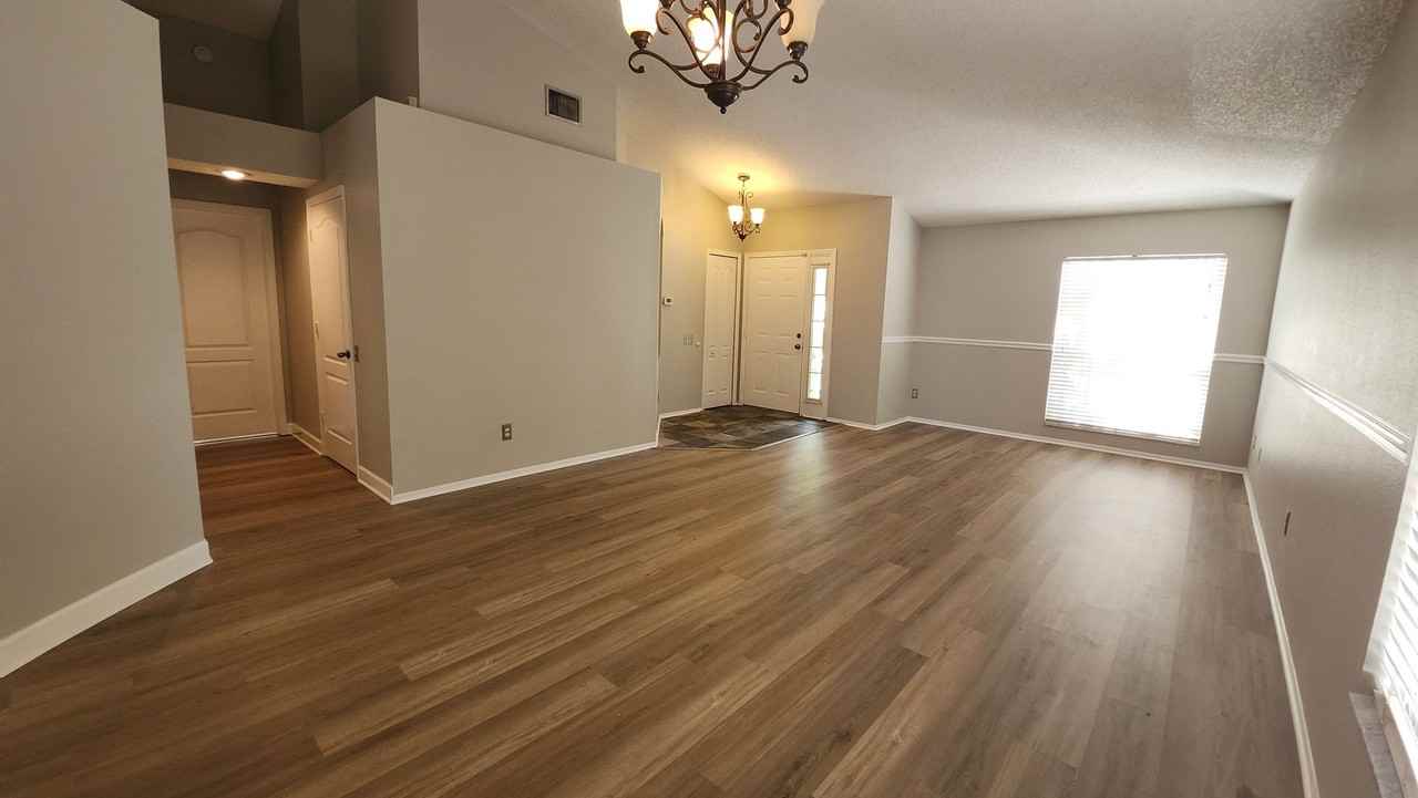 12507 Midpointe Dr - Photo 3 of 23