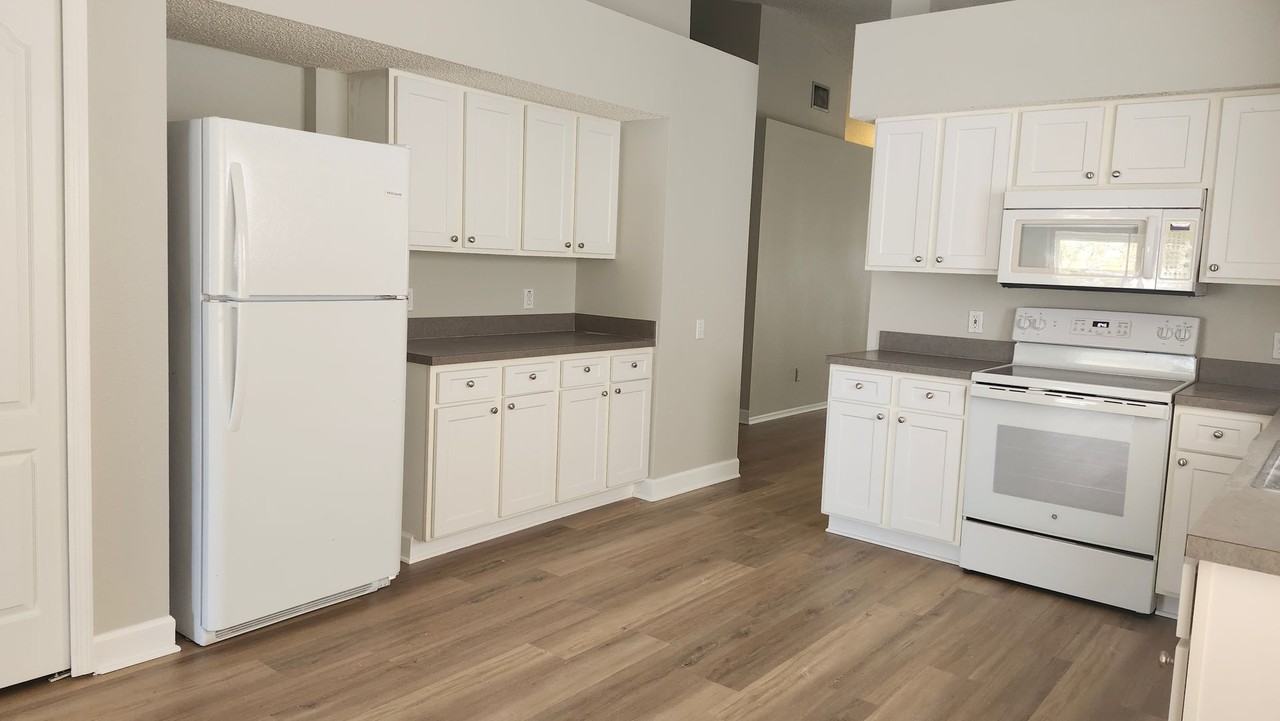 12507 Midpointe Dr - Photo 7 of 23
