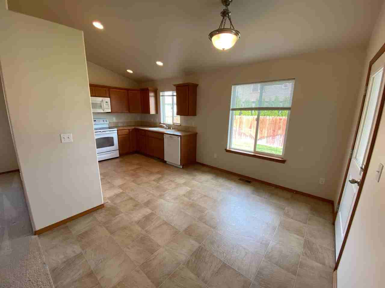 403 E Windsor Ct - Photo 6 of 19