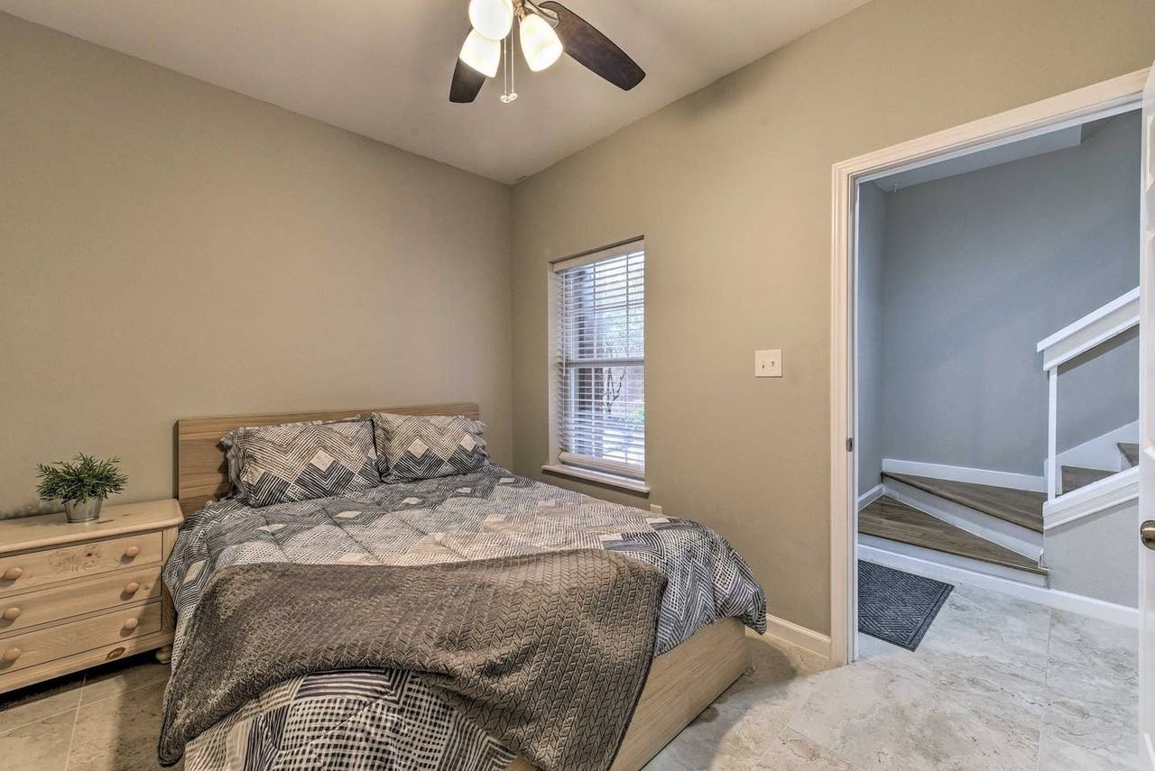 12658 Briar Patch Rd - Photo 3 of 17