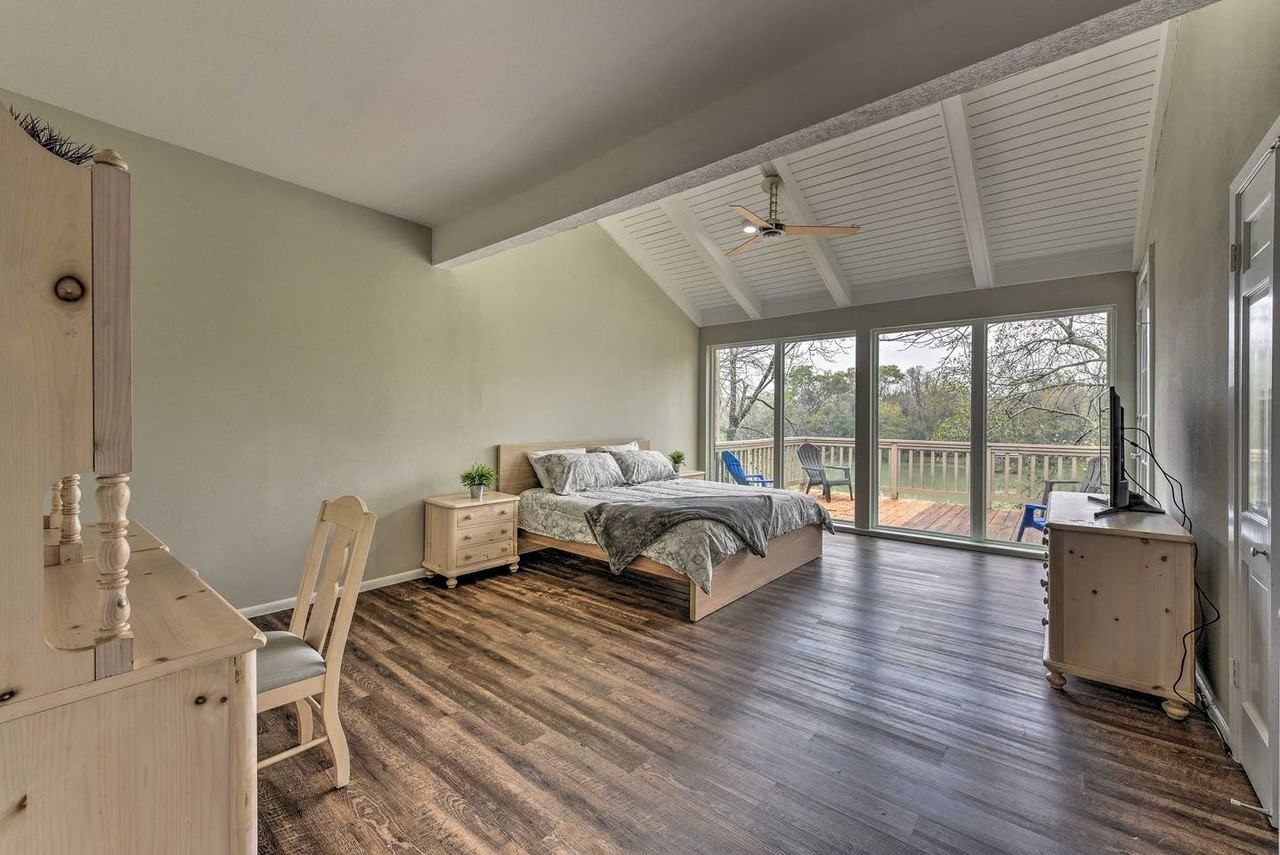 12658 Briar Patch Rd - Photo 4 of 33