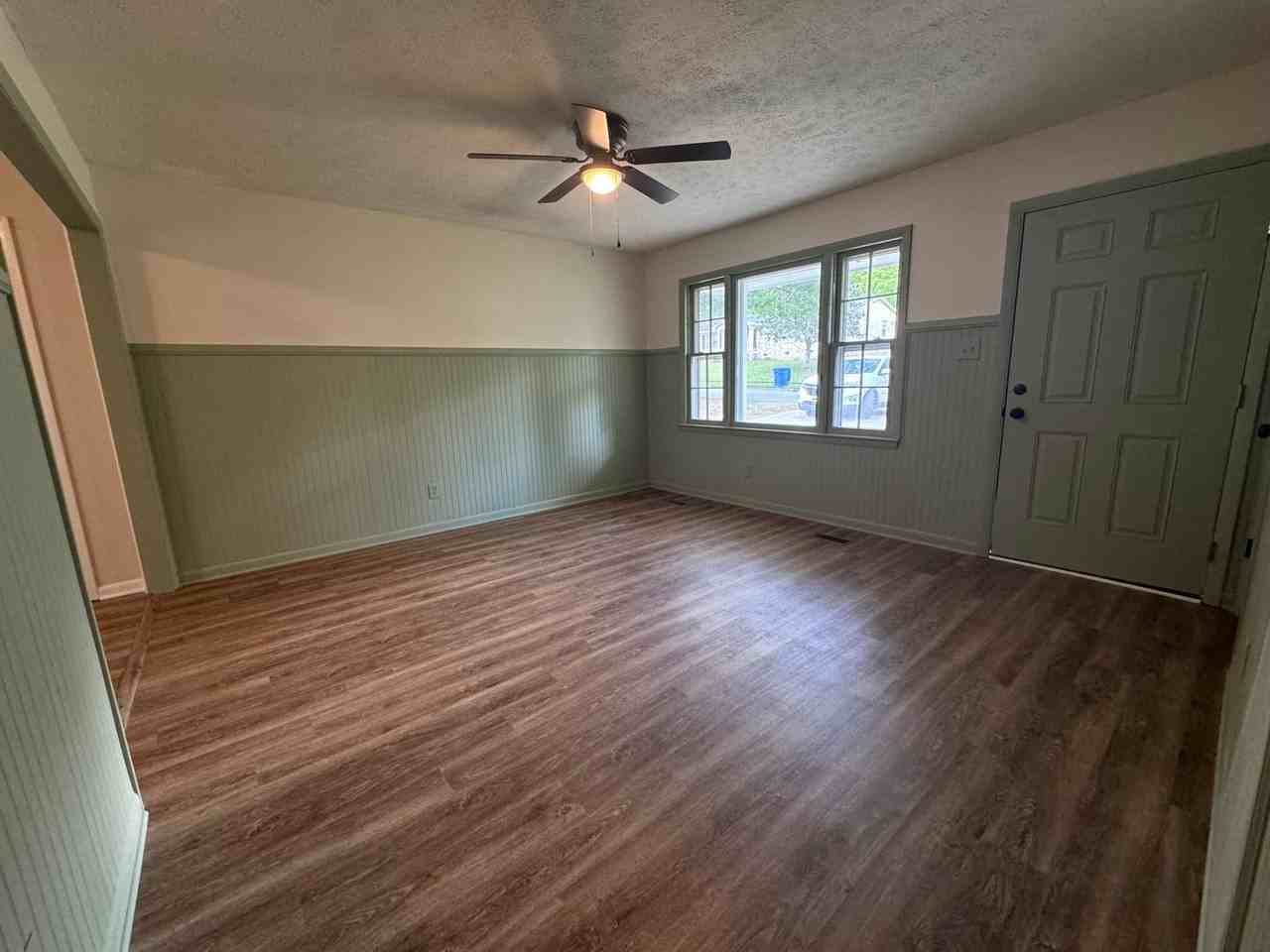 652 Monagan St - Photo 3 of 31