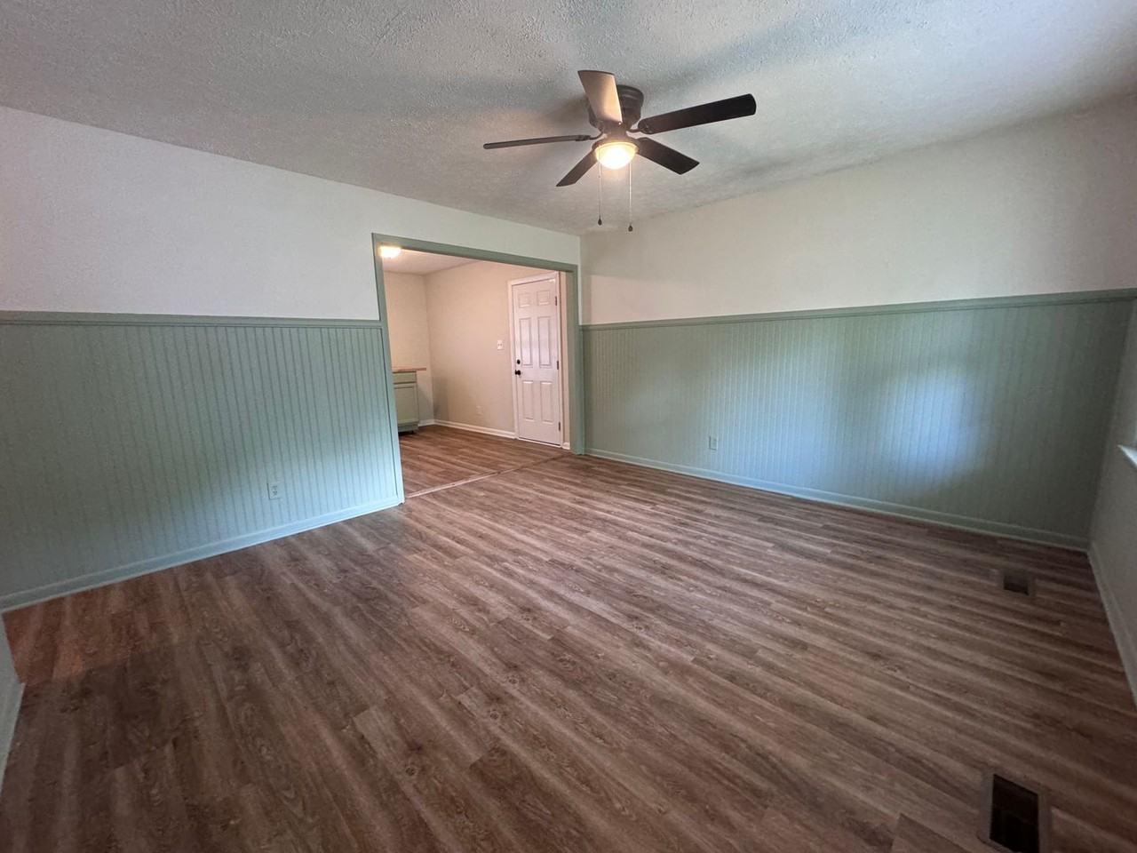 652 Monagan St - Photo 4 of 31
