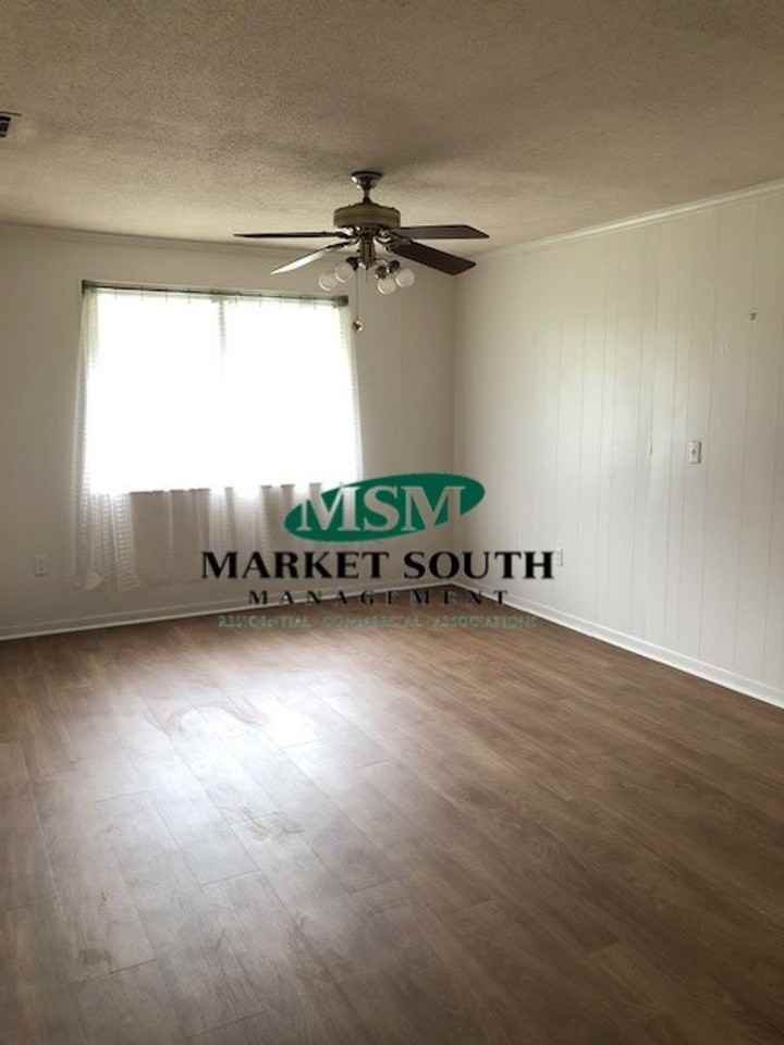 303 Edgewater Rd - Photo 2 of 16