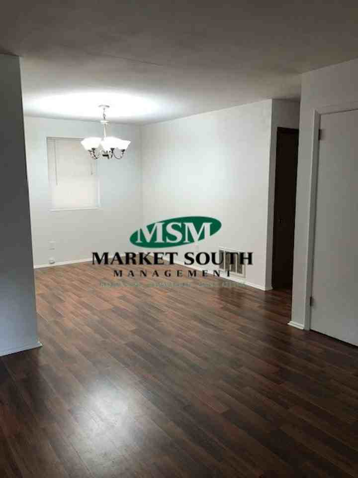 303 Edgewater Rd - Photo 6 of 16