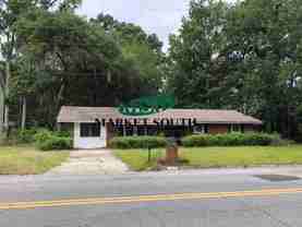 303 Edgewater Rd - Photo 1 of 1