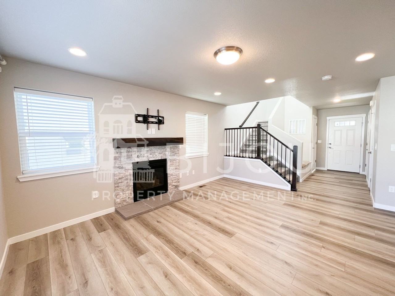 4908 Wolf Moon Dr - Photo 2 of 33