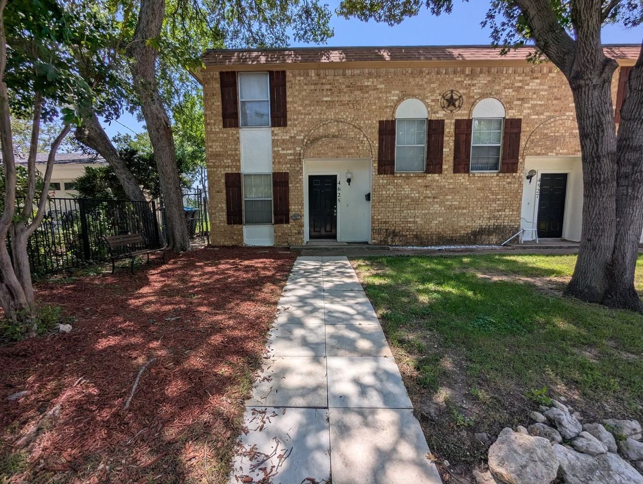 4625 Driskell Blvd - Photo 2 of 22