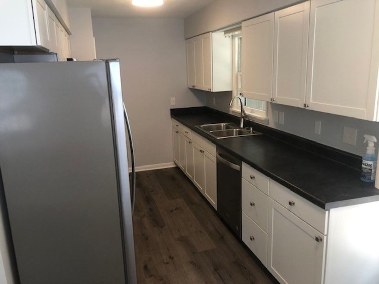 808 17th St - Photo 4 of 13