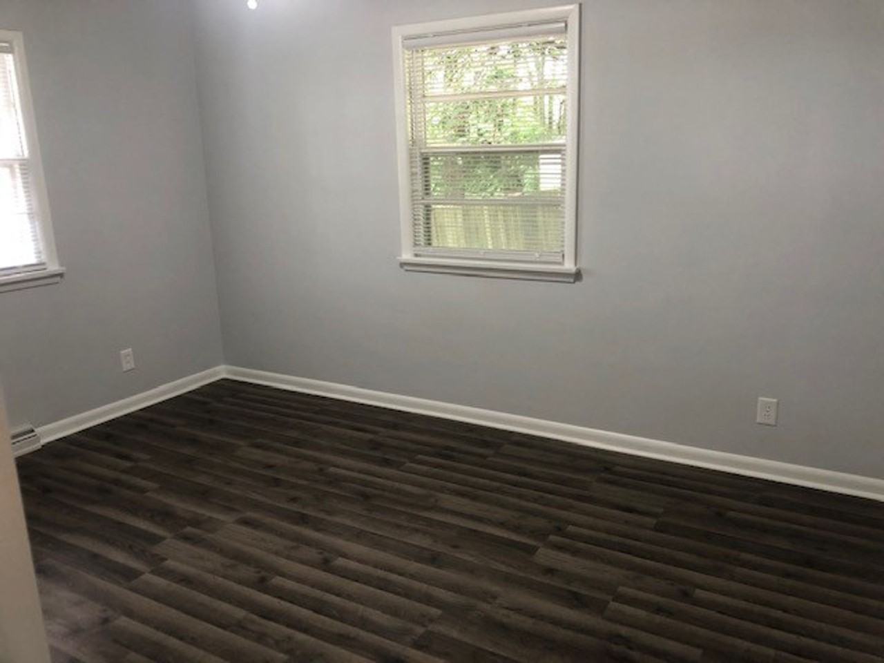 808 17th St - Photo 6 of 13