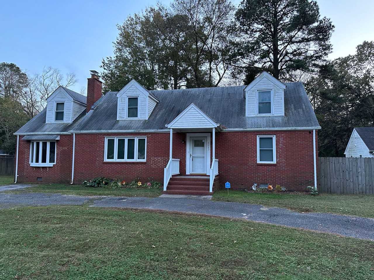 6023 Airway Ln #1 - Photo 2 of 28