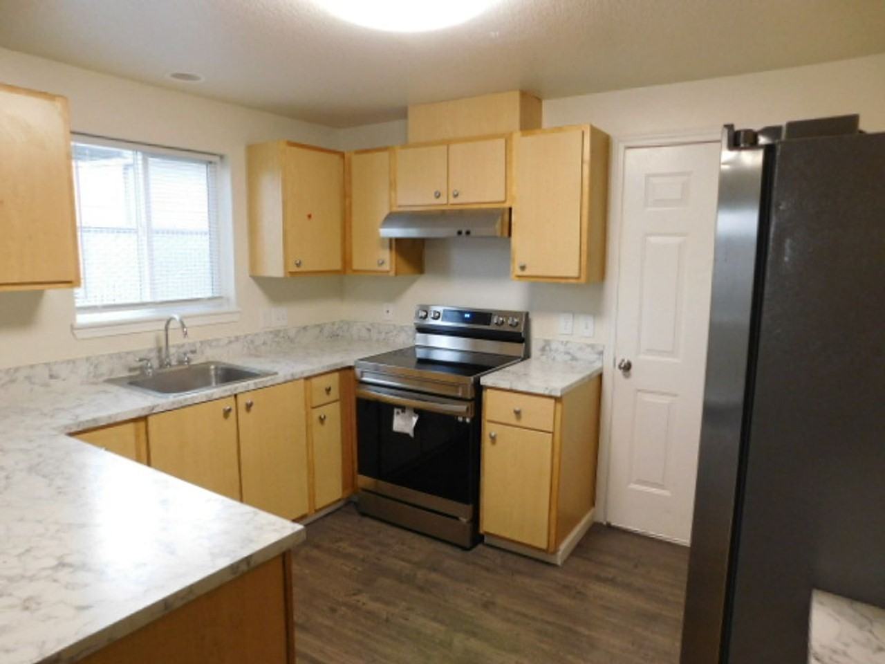 3018 Hollyridge Loop Ne - Photo 2 of 25