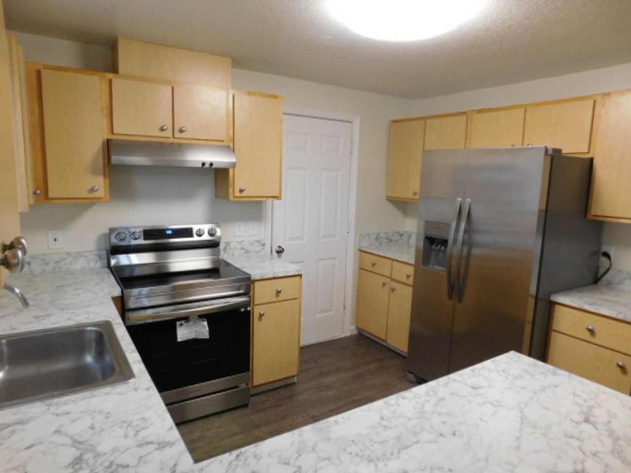 3018 Hollyridge Loop Ne - Photo 3 of 25