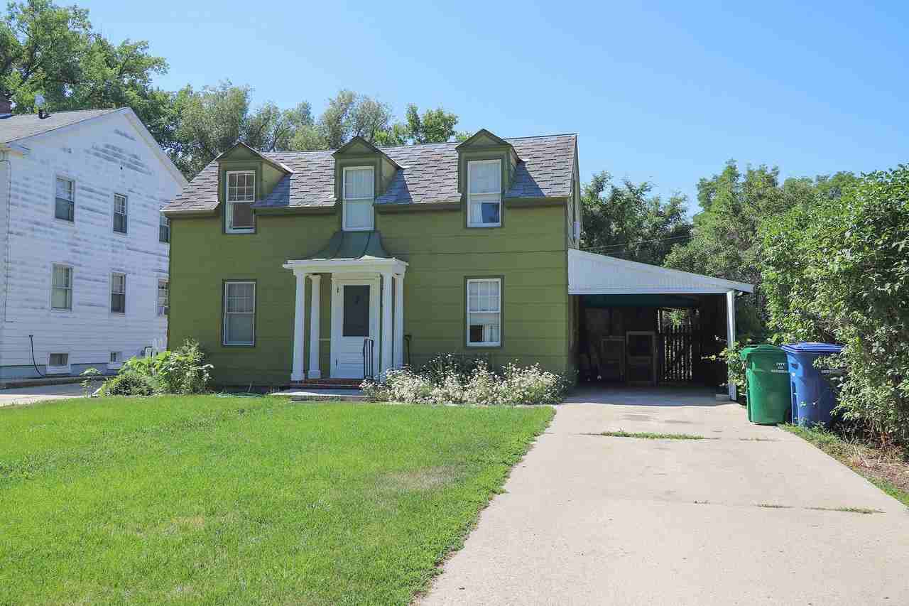 740 W Burkitt St - Photo 2 of 24