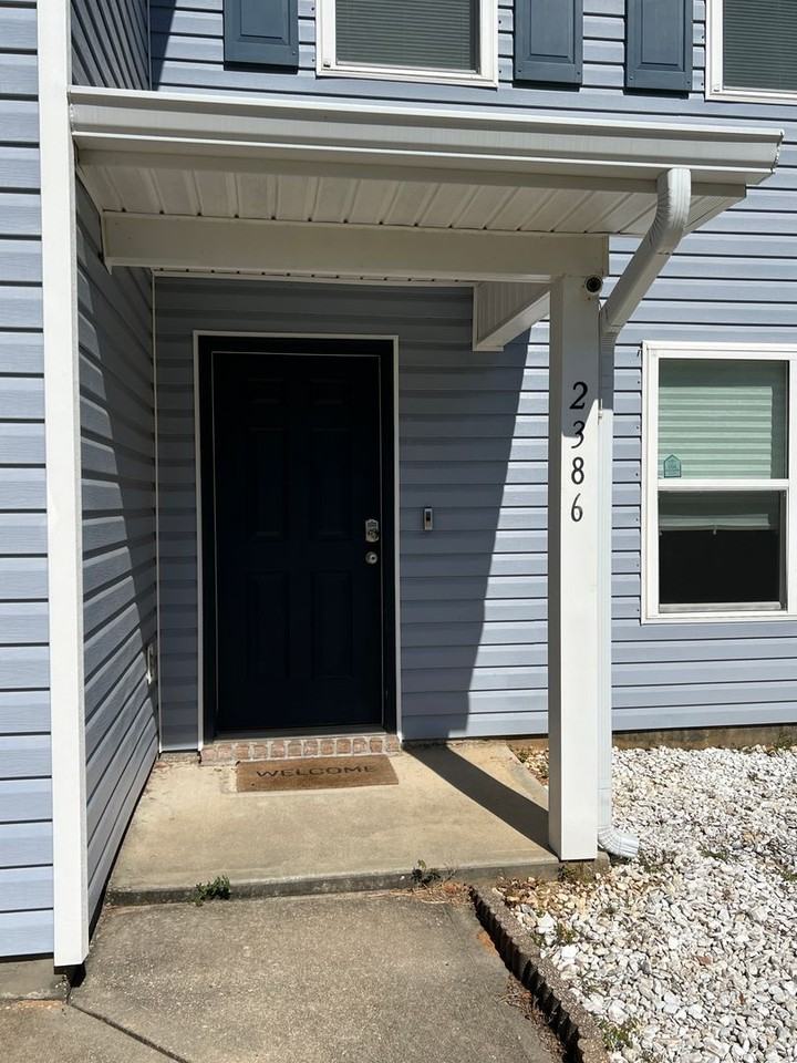 2386 Waltham St - Photo 3 of 46