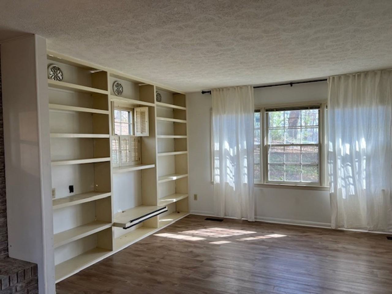 111 Keller Ave - Photo 5 of 21